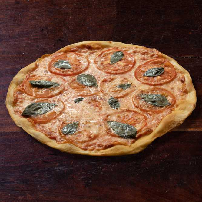 pizza Marguerita com ingredientes tradicionais